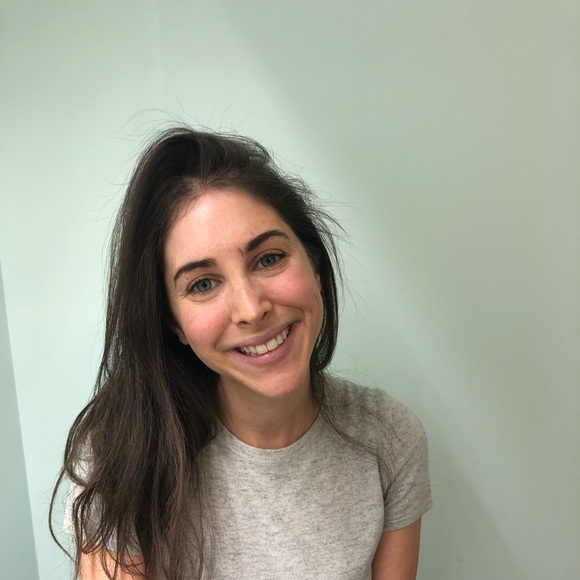 Meet your Posher, Aly - Picture 1 of 1